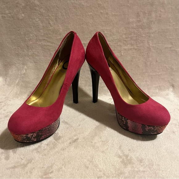 👠NWOT G by Guess beautiful pink with faux snake skin size 6.5 - Picture 2 of 10